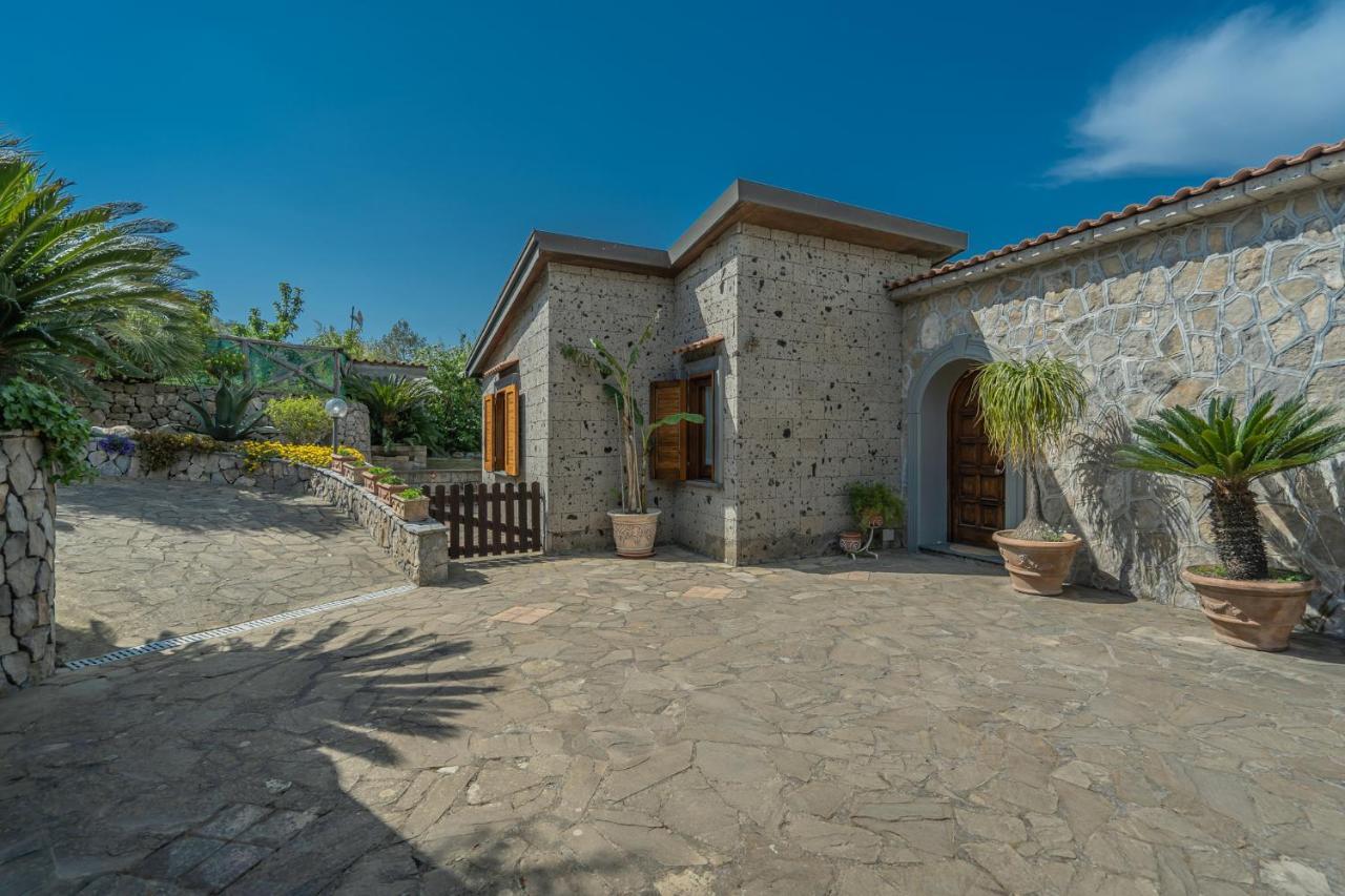 Villa La Pace Сант'Анджелло Экстерьер фото